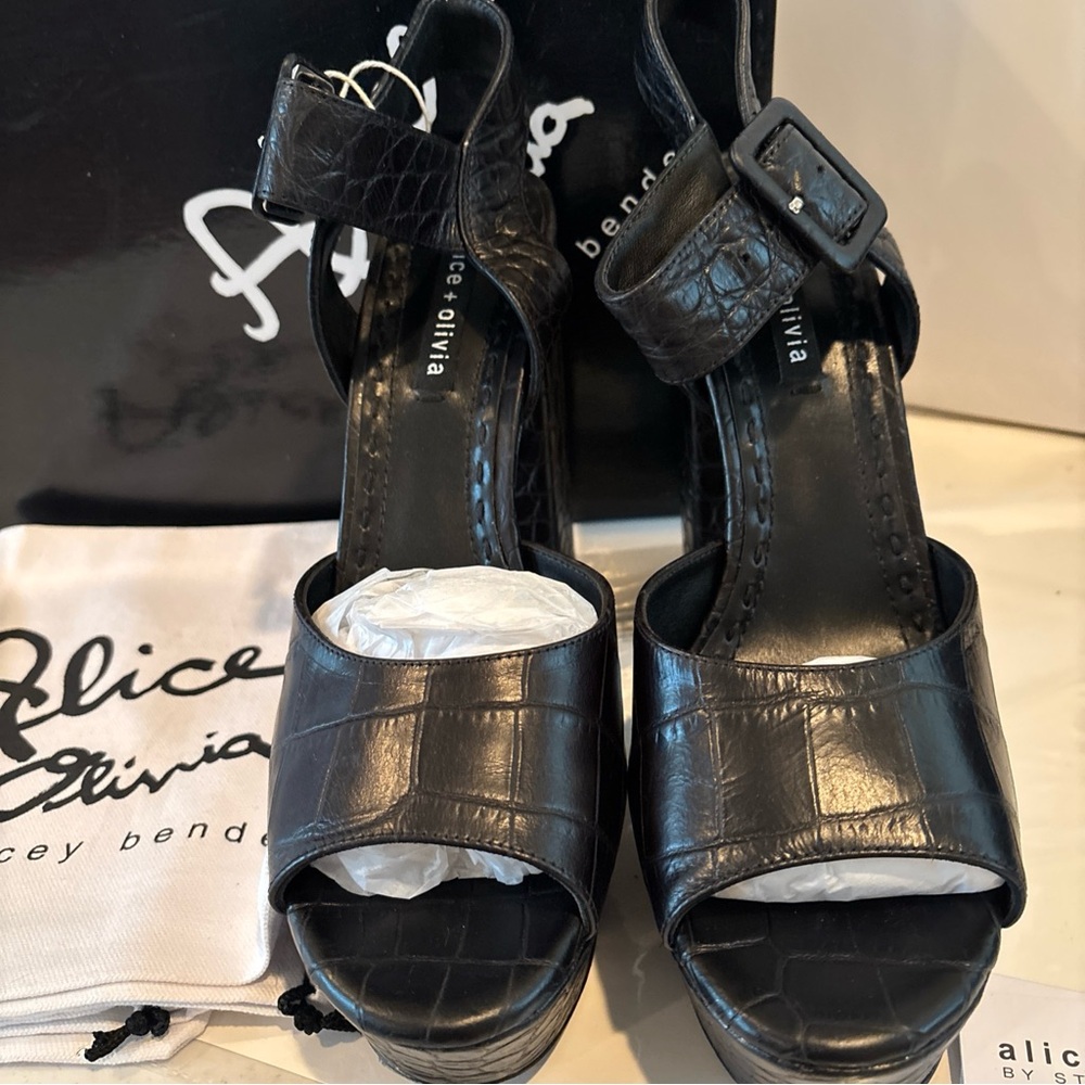 Alice + Olivia Black Croc-Embossed Leather Heels size: 40